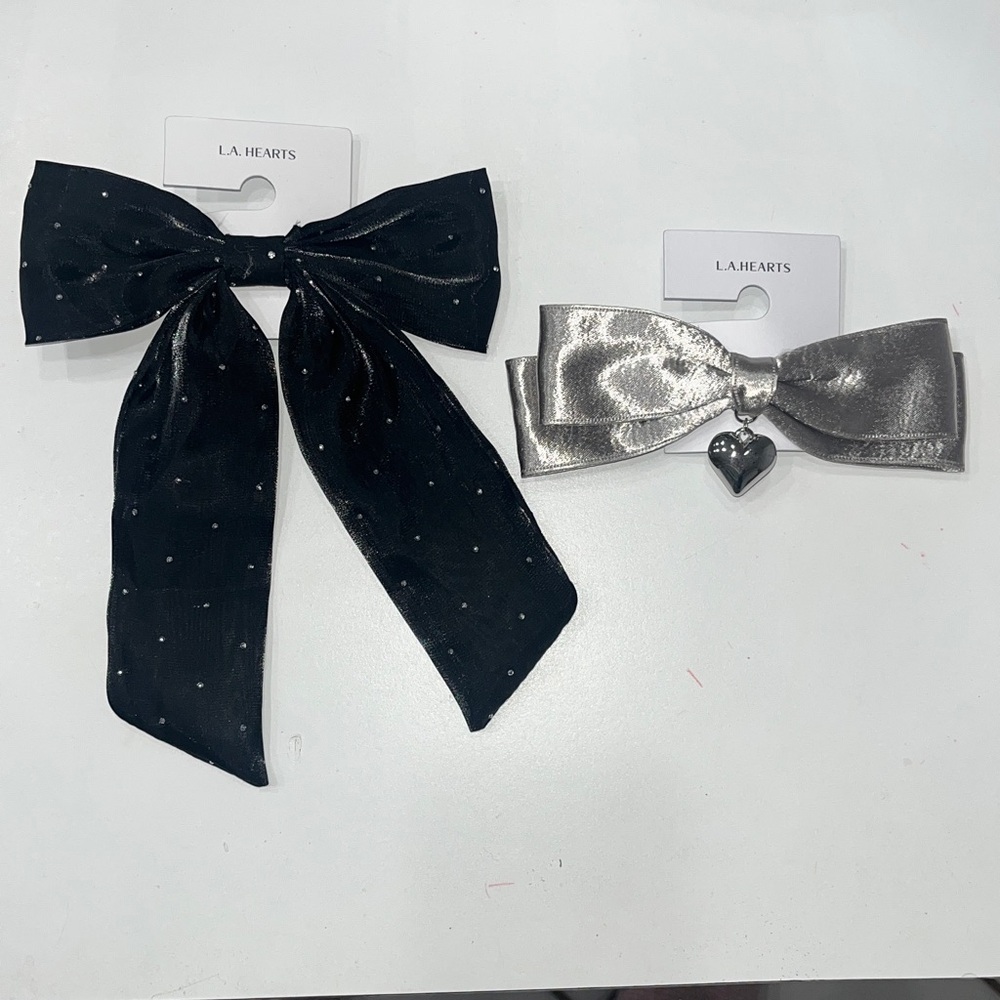 La Hearts Hair Bow Set Black Bow with Rhinestones and Silver Bow with Heart